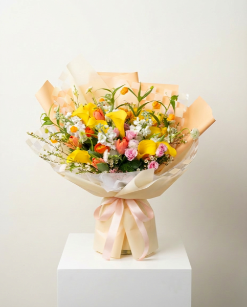 日本燈宮 - 黃海芋與鬱金香